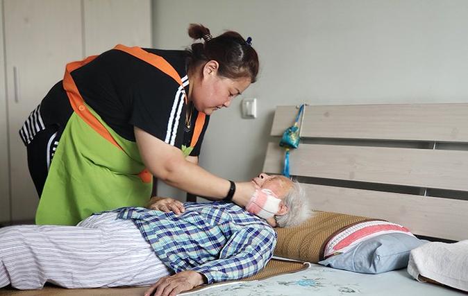 生活不能自理的老人养老院收吗