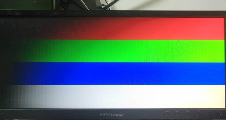 电视开机屏幕一直红绿蓝白