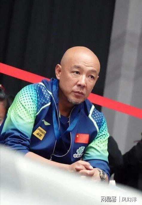 肖战升任副总教练专管双打
新