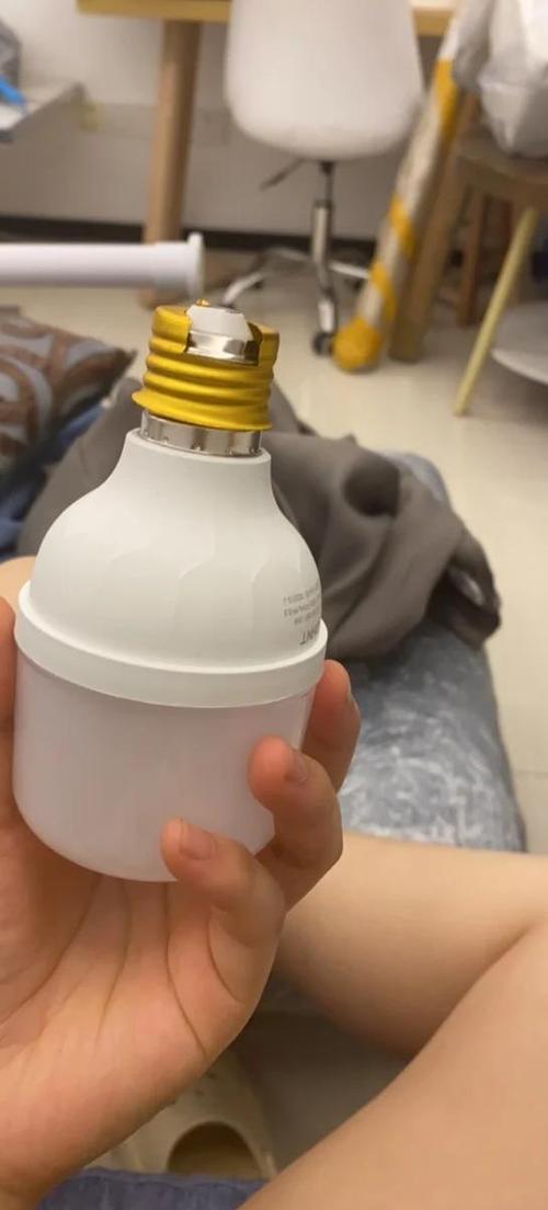 高处换灯泡小妙招