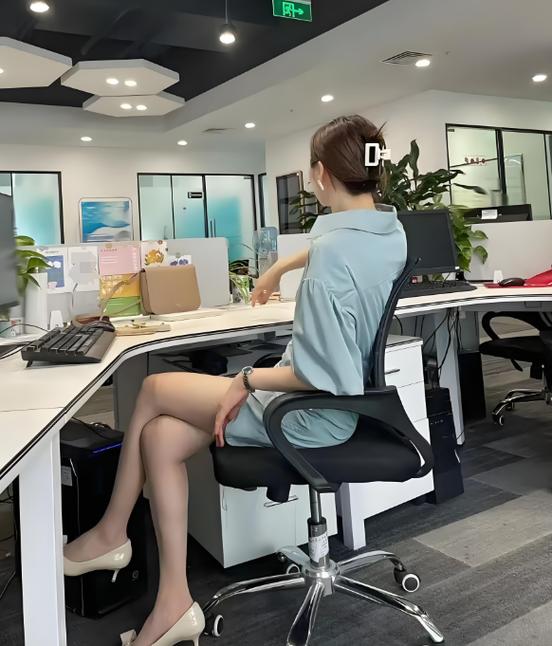 沃尔玛现金房文员要做什么