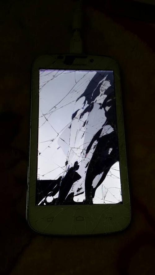 手机掉地上屏幕黑了还能修吗