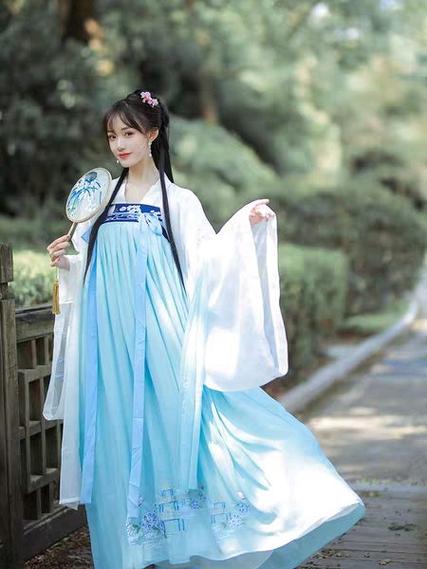 不见星空汉服双马尾最新章节内容