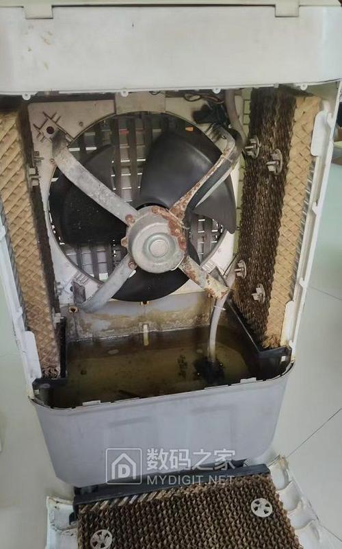 加水冷风扇正确拆洗方法