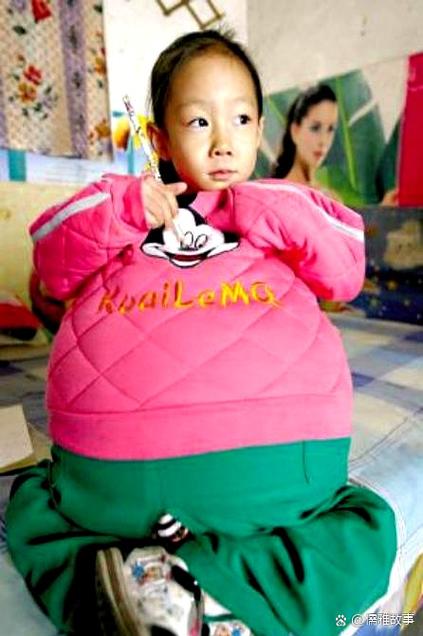 女人摸男人的肚子意味着什么意思