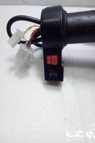 电瓶车加速手柄松了怎么调