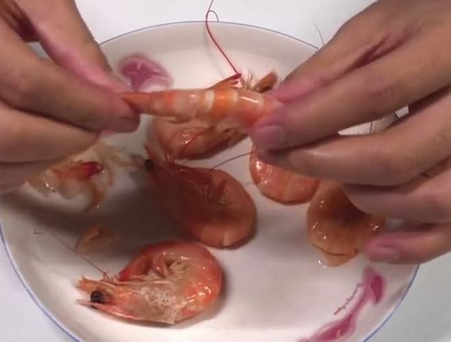 大虾剥下的虾皮怎么吃缩略图
