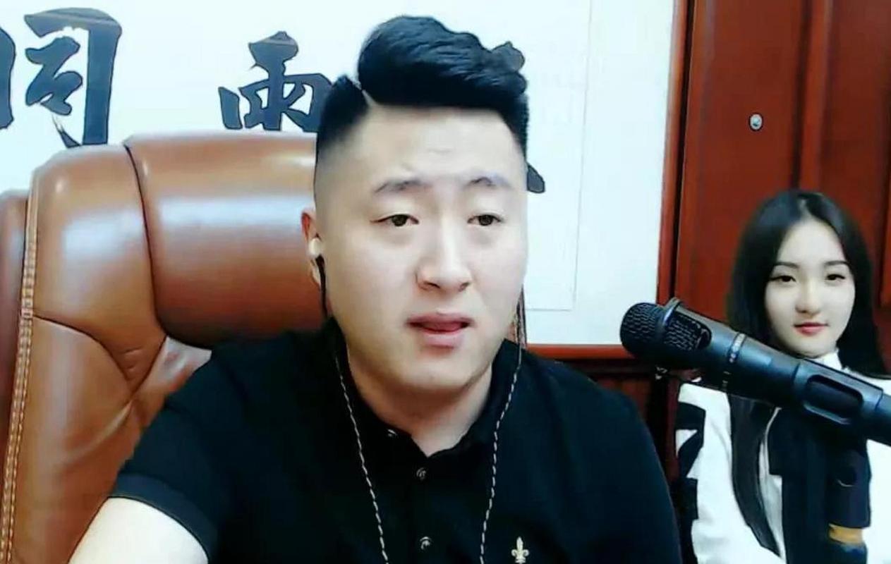 哦哥帮小洲打团视频