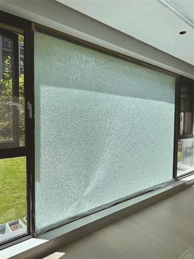 窗户玻璃自爆缩略图