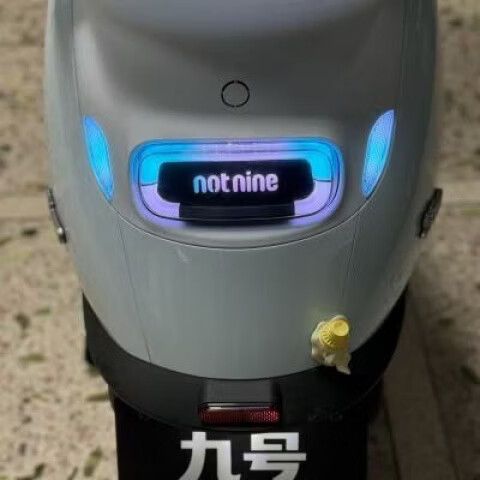 九号的转向灯一直响