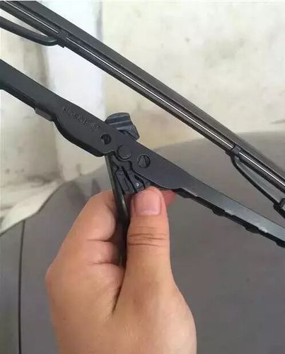电动车雨刮器安装视频