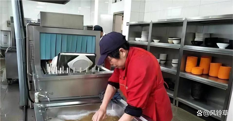 在私人的店里打工干的久吗