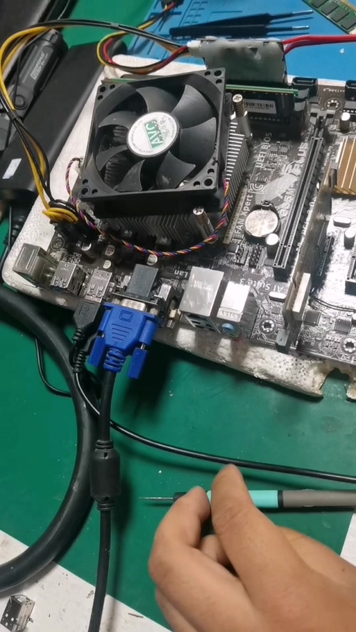 华硕主板风扇灯光控制