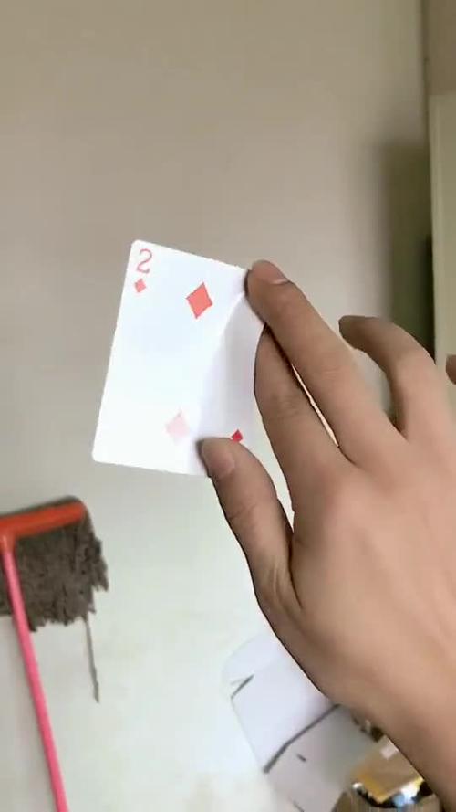 扑克牌旋转一圈