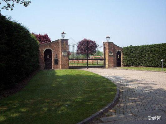 gate to