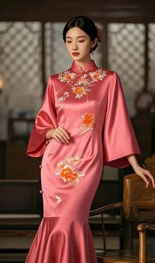 粉色金银旗袍