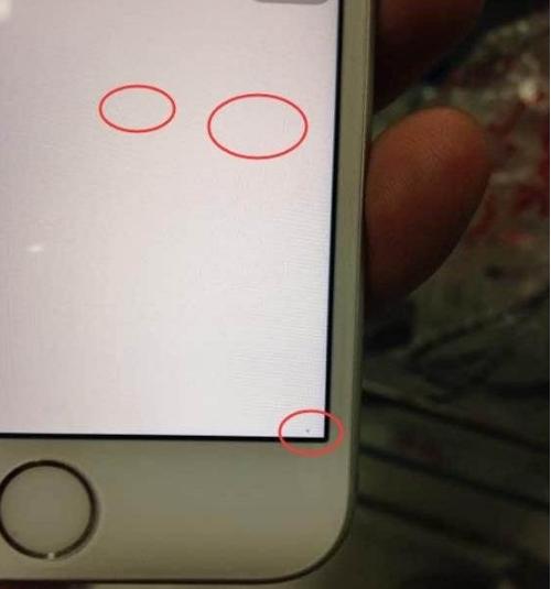 手机屏幕出现白斑有必要换吗