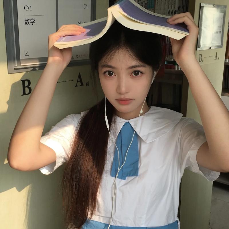 粉系少女头像二次元