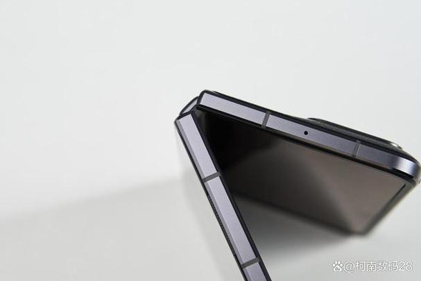 华为折叠屏手机铰链掉了后出现了折