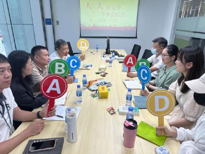 塔台管制员招聘要求图标