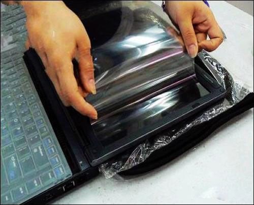 电脑屏幕保护膜怎么贴