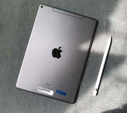 ipad银色和深空灰对比缩略图