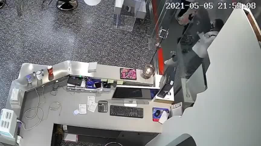 监控器一直嗡嗡噪音非常大