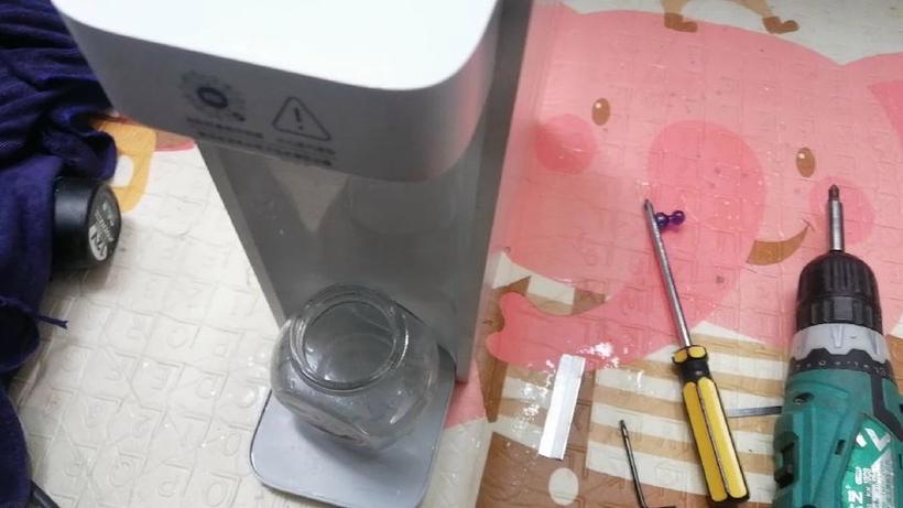 饮水机童锁解除步骤