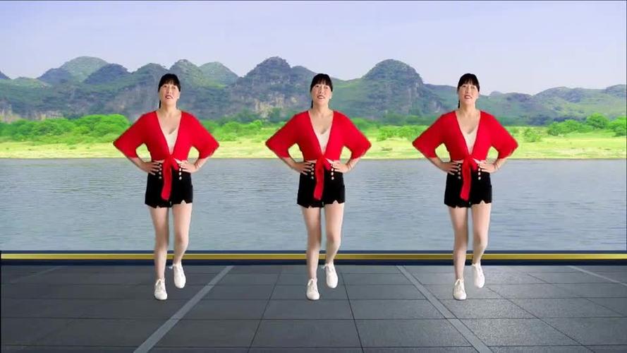 小妹妹坐船头广场舞截图