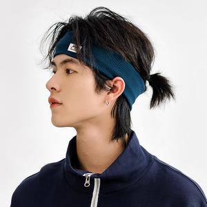 发带男生怎么戴