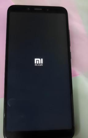 小米黑屏下方闪烁