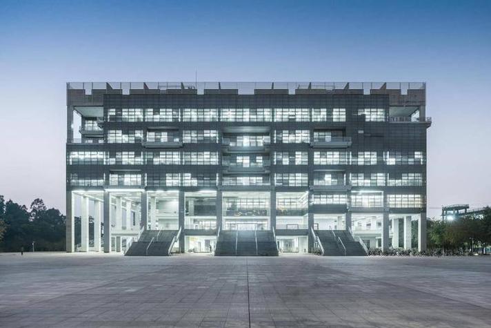 广东工业大学电子科学与技术