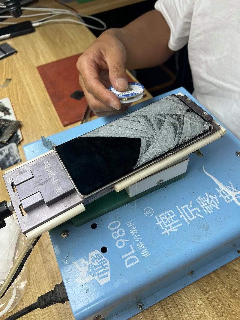 手机螺丝拧花了怎么办最简单方法