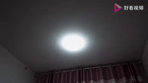 半夜灯突然亮了是好事吗?