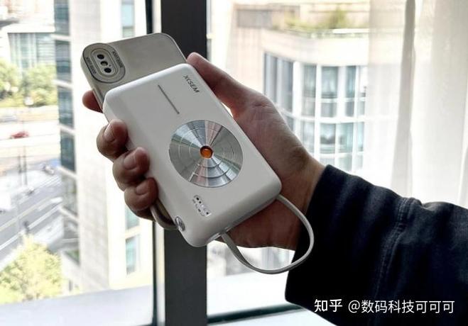 充电宝能两个口一起充电吗缩略图