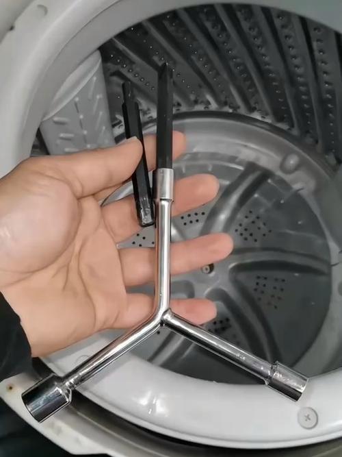 洗衣机怎么拆开清洗内胆