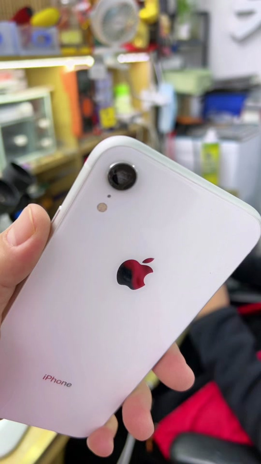 苹果XR后置摄像头黑斑解决缩略图