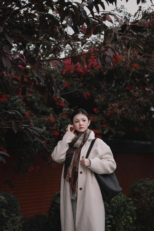 为何阴天拍人像更好看