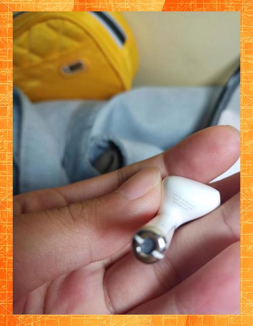 蓝牙耳机左耳没声音怎么回事