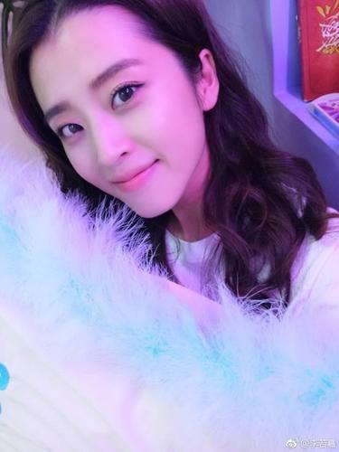 女配制霸娱乐圈喵很喵