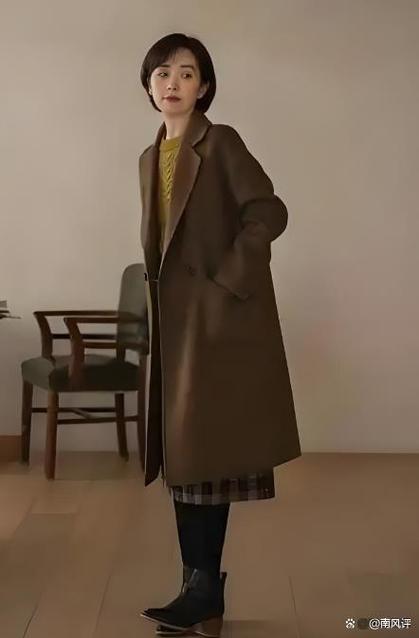 落肩袖显老还是显年轻