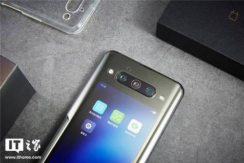 手机背面是横着的摄像头是什么手机游戏截图
