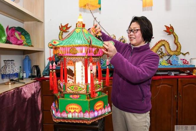 彩灯手工活加工图标