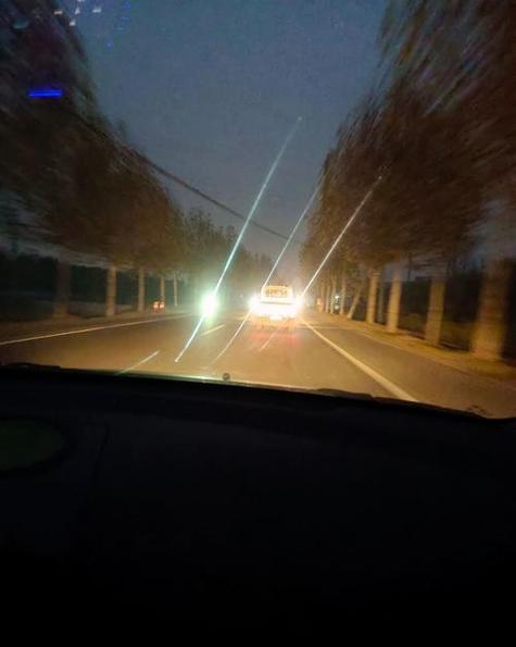 拍照灯光都是一条直线截图