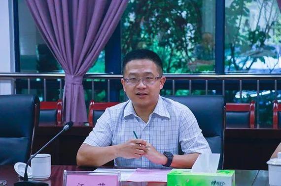 合工大汪萌的爷爷是干什么的