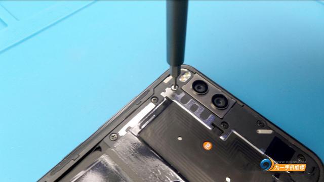 红米note3怎么拆后盖