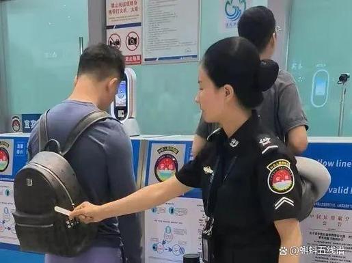 飞机安检帽子不挡脸要摘么