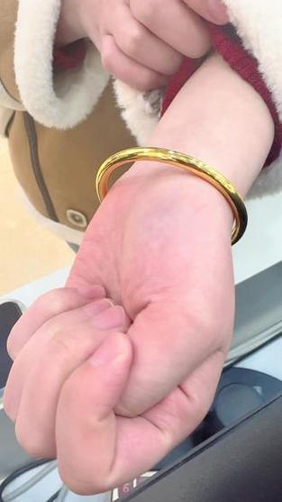 买金条打镯子合算吗