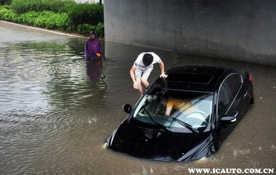 车泡水到哪个位置没事