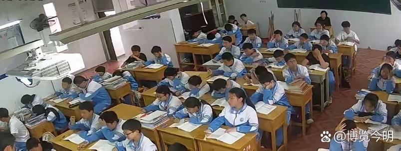 课堂上乱哄哄一片老师怎么办
